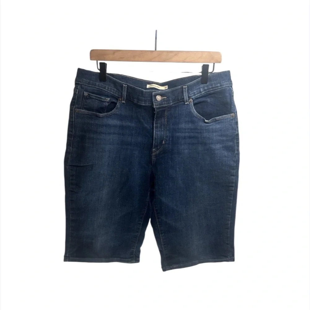 Levis Denim Bermuda‎ Men  Size 32 Blue Jean Shorts Medium Wash